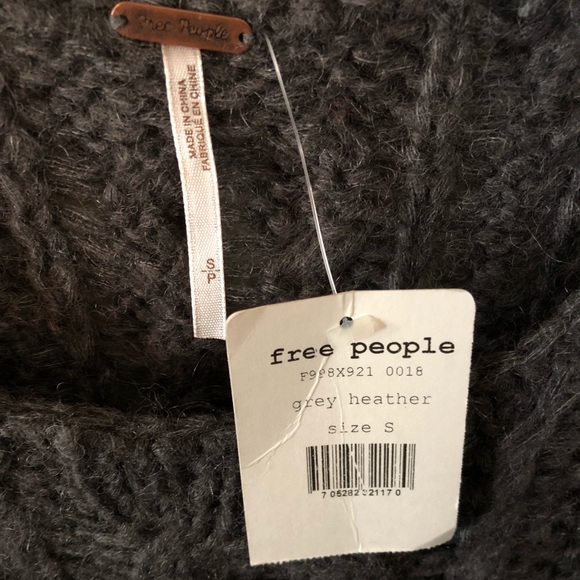 BNWT Free People Pullover Fluff Sweater - Picture 5 of 7